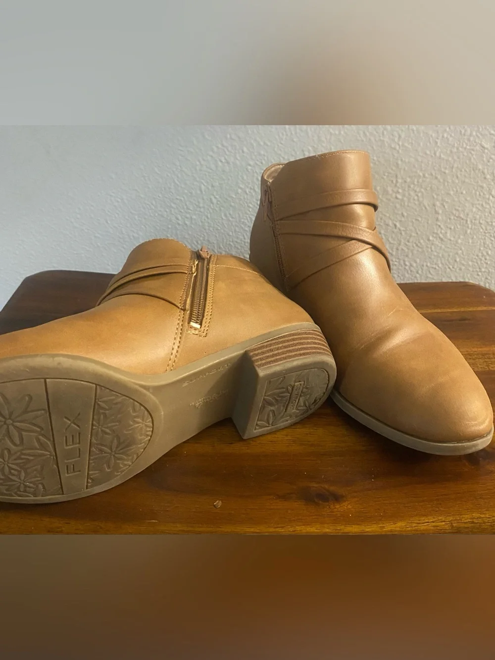 LifeStride Amara ankle booties with crisscross straps